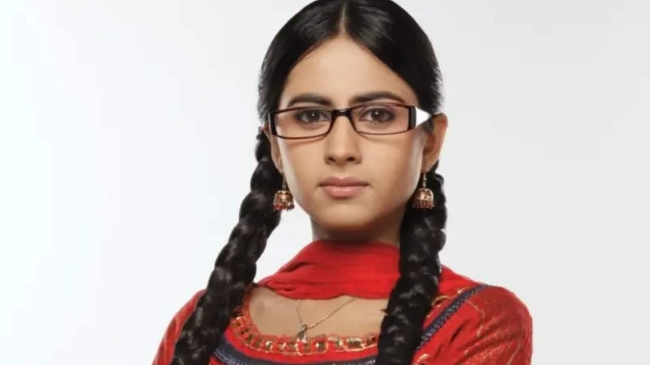 Apno Ke Liye Geeta Ka Dharmayudh Sargun played Geeta, a strong-willed woman who battles injustice, in Apno Ke Liye Geeta Ka Dharmayudh. Viewers and critics alike praised her for her versatility and her strong on-screen persona and commitment to the part.