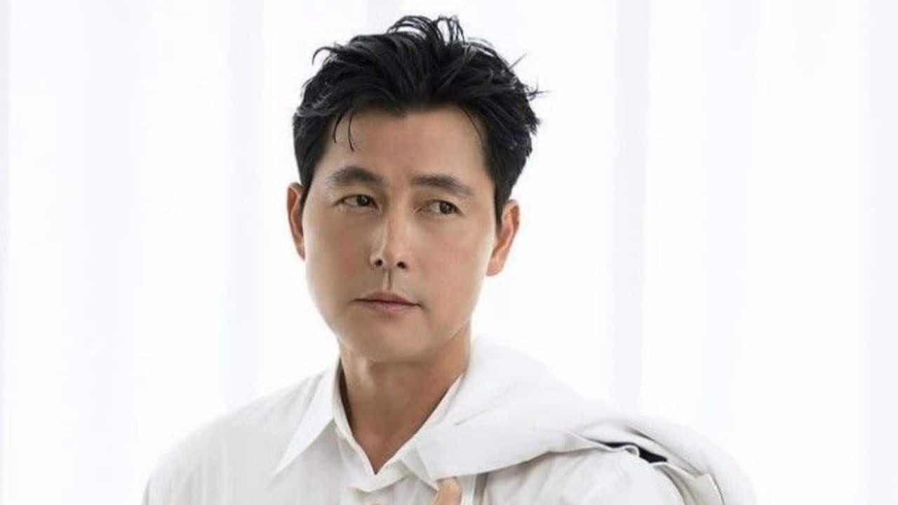 Jung Woo-sung Jung Woo-sung shocked fans by marrying his non-celebrity girlfriend at 52. The actor, who is known for being grounded and avoiding the spotlight in his personal life, asked his agency to limit excessive speculation. Jung Woo-sung Jung Woo-sung shocked fans by marrying his non-celebrity girlfriend at 52. The actor, who is known for being grounded and avoiding the spotlight in his personal life, asked his agency to limit excessive speculation.