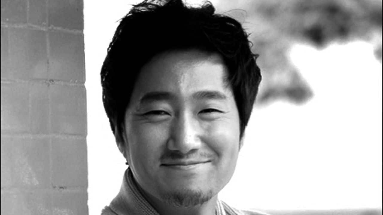 Park Hae-il In 2006, the well-known actor known for his movies like Memories of Murder and Decision to Leave married his longtime girlfriend, a writer. His marriage to a non-celebrity has enabled him to keep his private life entirely apart from his public persona as an actor, which has been consistent with his shy and reserved nature. Park Hae-il In 2006, the well-known actor known for his movies like Memories of Murder and Decision to Leave married his longtime girlfriend, a writer. His marriage to a non-celebrity has enabled him to keep his private life entirely apart from his public persona as an actor, which has been consistent with his shy and reserved nature.