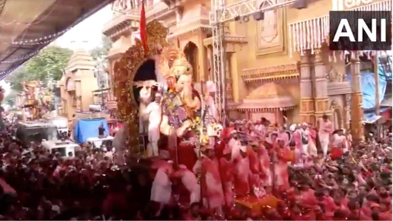 Lalbaugcha Raja's longest farewell: The suspenseful wait that gripped Mumbai at Chowpatty