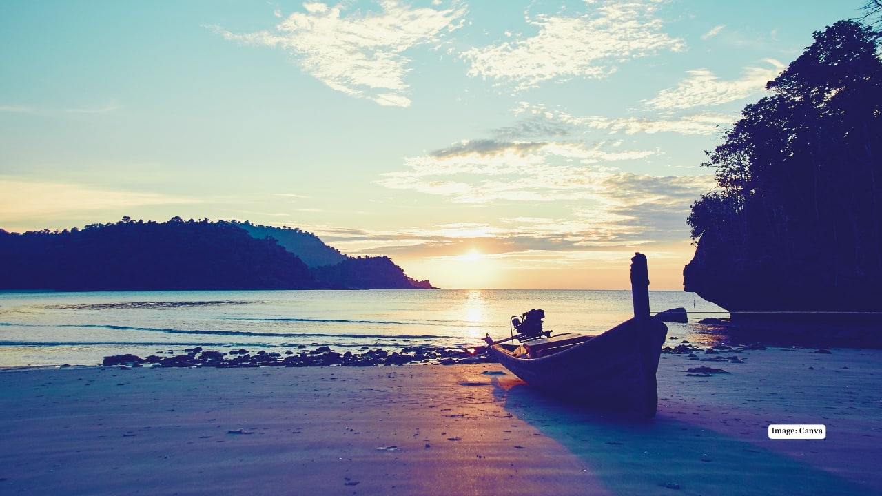 5. Sunrise Beach, Thailand On Koh Lipe, Sunrise Beach lives up to its name with fiery dawn skies and clear turquoise seas. A favorite among divers and beach wanderers, it offers serenity by day and vibrant nightlife nearby. (Image: canva)