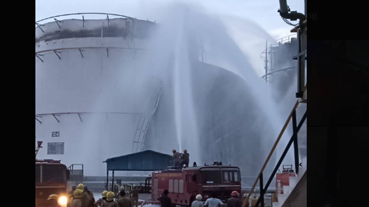 Indian Navy deploys Seaking helicopter to contain fire at Visakhapatnam petrochemical complex | Watch