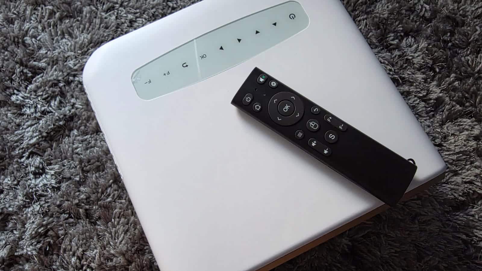 OTEK Galaxy Smart Projector review: A decent choice OTEK Galaxy Smart Projector review: A decent choice