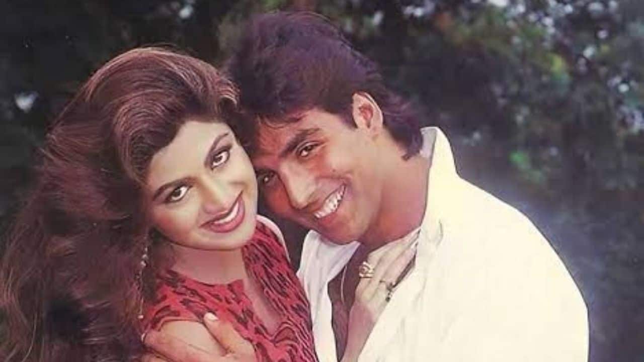 3. Main Khiladi Tu Anari (1994) Although buddy-cop dramas were uncommon in those days, Akshay and Saif Ali Khan did a fantastic job. Saif's silliness was counterbalanced by Akshay's somber police persona, and the two of them provided endless entertainment. It had everything: jokes, fights, and songs. Although it wasn't his most complicated role, it demonstrated that he could maintain his tough-guy persona while combining humor and action. 3. Main Khiladi Tu Anari (1994) Although buddy-cop dramas were uncommon in those days, Akshay and Saif Ali Khan did a fantastic job. Saif's silliness was counterbalanced by Akshay's somber police persona, and the two of them provided endless entertainment. It had everything: jokes, fights, and songs. Although it wasn't his most complicated role, it demonstrated that he could maintain his tough-guy persona while combining humor and action.