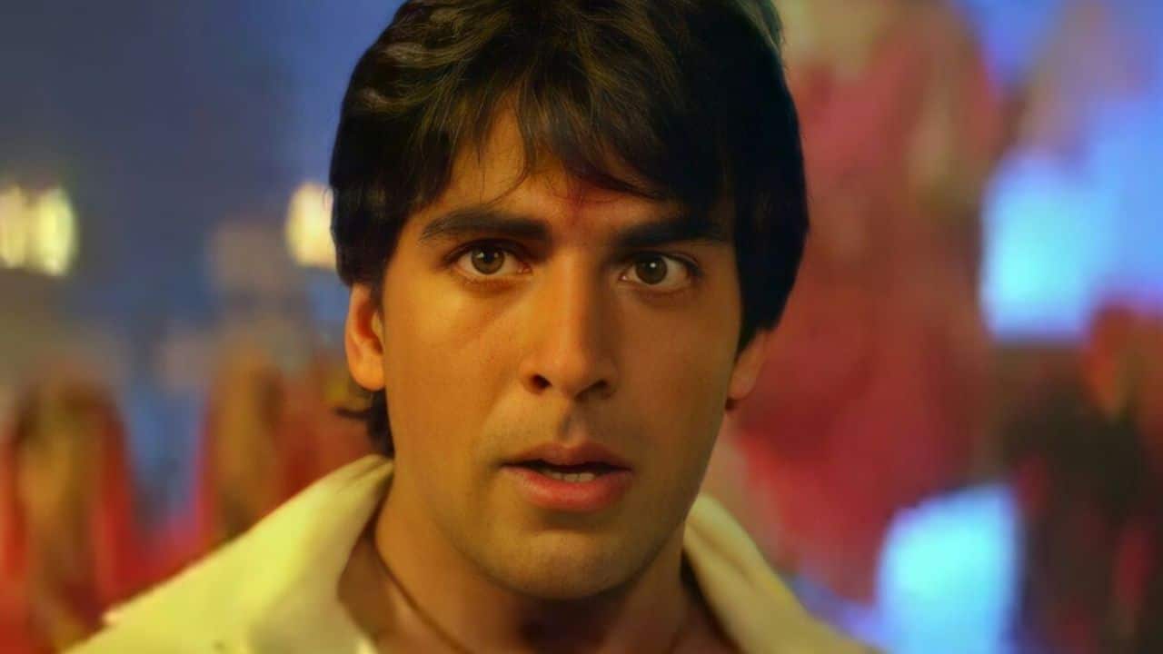 5. Khiladiyon Ka Khiladi (1996) Nobody who watched this film can forget Akshay taking on WWF’s Undertaker. It was crazy, over-the-top, and pure 90s entertainment. As Ajay Malhotra, Akshay combined drama with action sequences that felt larger than life. The film might look dated now, but back then, it was jaw-dropping. It made kids want to be just like him—unstoppable. 5. Khiladiyon Ka Khiladi (1996) Nobody who watched this film can forget Akshay taking on WWF’s Undertaker. It was crazy, over-the-top, and pure 90s entertainment. As Ajay Malhotra, Akshay combined drama with action sequences that felt larger than life. The film might look dated now, but back then, it was jaw-dropping. It made kids want to be just like him—unstoppable.
