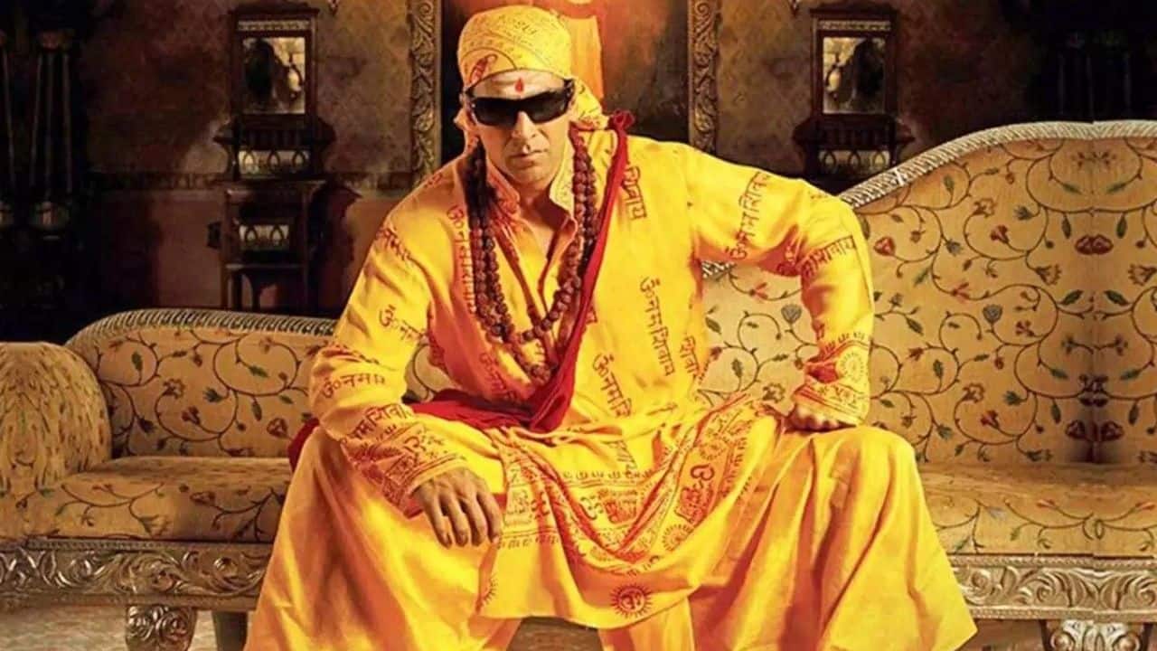 11.Bhool Bhulaiyaa (2007) Akshay’s Dr. Aditya wasn’t your usual ghostbuster. He entered the haunted house full of quirks and humor but switched to serious in the climax, leaving everyone stunned. The mix of comedy and intensity worked beautifully. Fans still quote his dialogues. This role remains one of his most balanced performances—lighthearted yet commanding when it mattered. 11.Bhool Bhulaiyaa (2007) Akshay’s Dr. Aditya wasn’t your usual ghostbuster. He entered the haunted house full of quirks and humor but switched to serious in the climax, leaving everyone stunned. The mix of comedy and intensity worked beautifully. Fans still quote his dialogues. This role remains one of his most balanced performances—lighthearted yet commanding when it mattered.