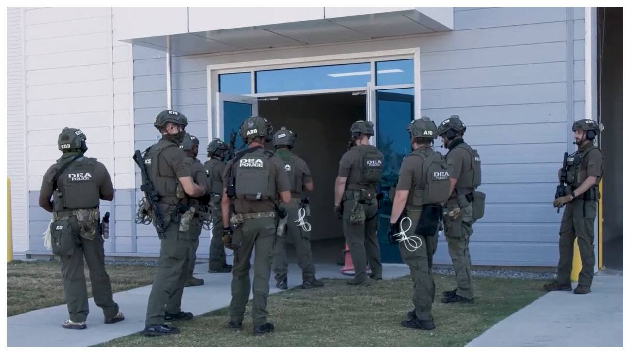 South Korea sends plane to US to bring back workers detained in immigration raid
