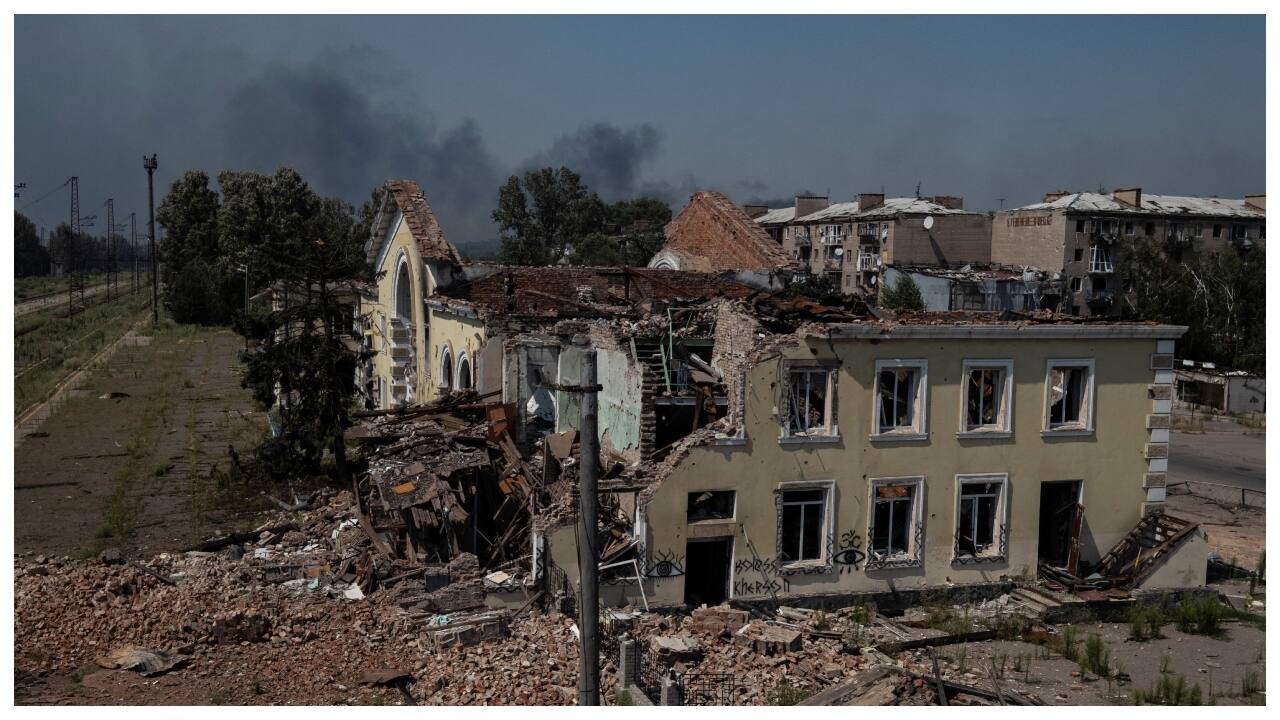 Despair and destruction: Civilians in Ukraine's eastern strongholds struggle as Russia advances