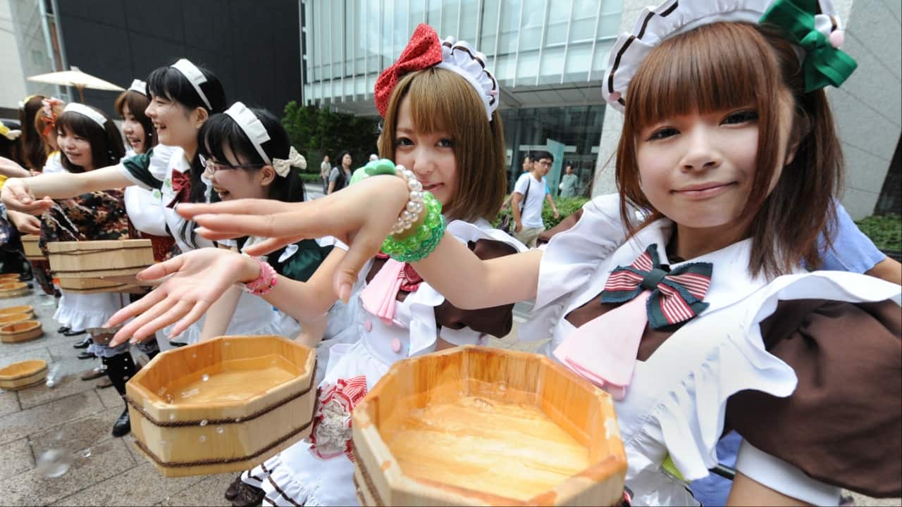 Woman gave birth to daughter at 14. 23 years on, they run a maid cafe together in Japan