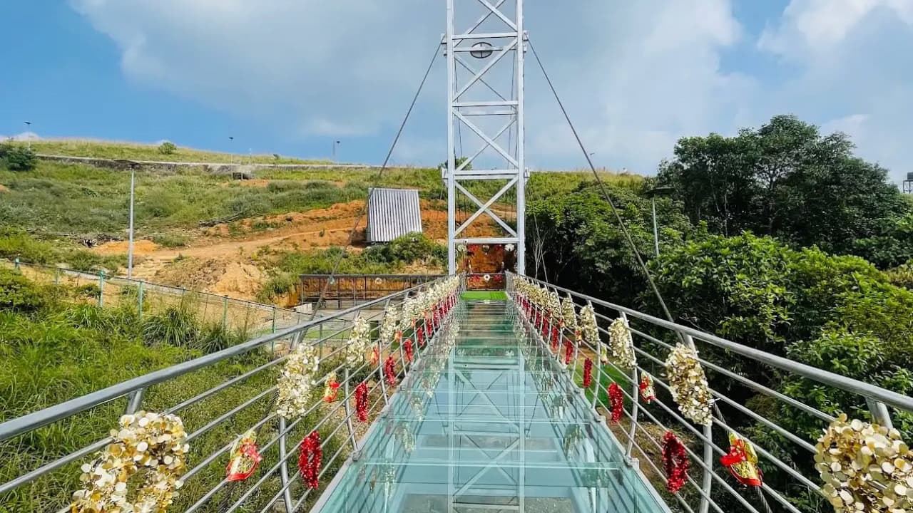 The structure can withstand winds of up to 250 km/h and cyclonic forces. This is a crucial safety feature in a coastal city that often experiences storms like Cyclone Hudhud. (Photo: X) The structure can withstand winds of up to 250 km/h and cyclonic forces. This is a crucial safety feature in a coastal city that often experiences storms like Cyclone Hudhud. (Photo: X)