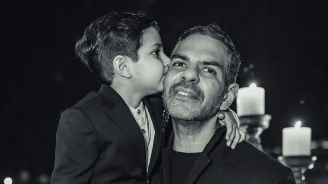 A tender black-and-white picture shows Sanjay Kapur with his young son Azarias, sharing a quiet moment of love and warmth. This image is now an important reminder of Sunjay’s enduring bond with his family after his untimely passing. A tender black-and-white picture shows Sanjay Kapur with his young son Azarias, sharing a quiet moment of love and warmth. This image is now an important reminder of Sunjay’s enduring bond with his family after his untimely passing.