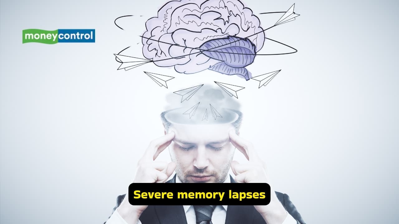 8 Red Flags That Signal Your Brain Fog Could Require Medical Attention (Image: Canva)