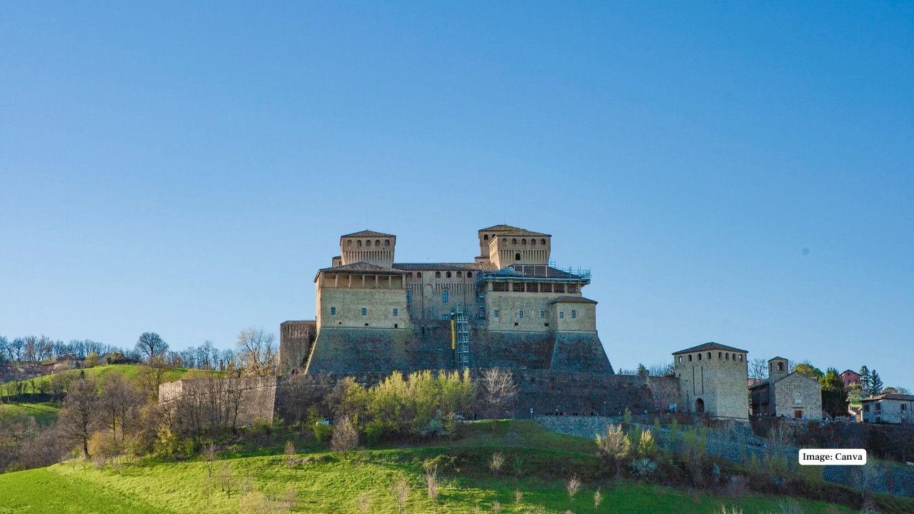 Torrechiara Castle - Italy Pier Maria Rossi constructed this castle at a place close to Parma for their mistress, Bianca Pellegrini. Painted halls, towers and high views can demonstrate the mixture of medieval strength and perpetual love. (Image: Canva)