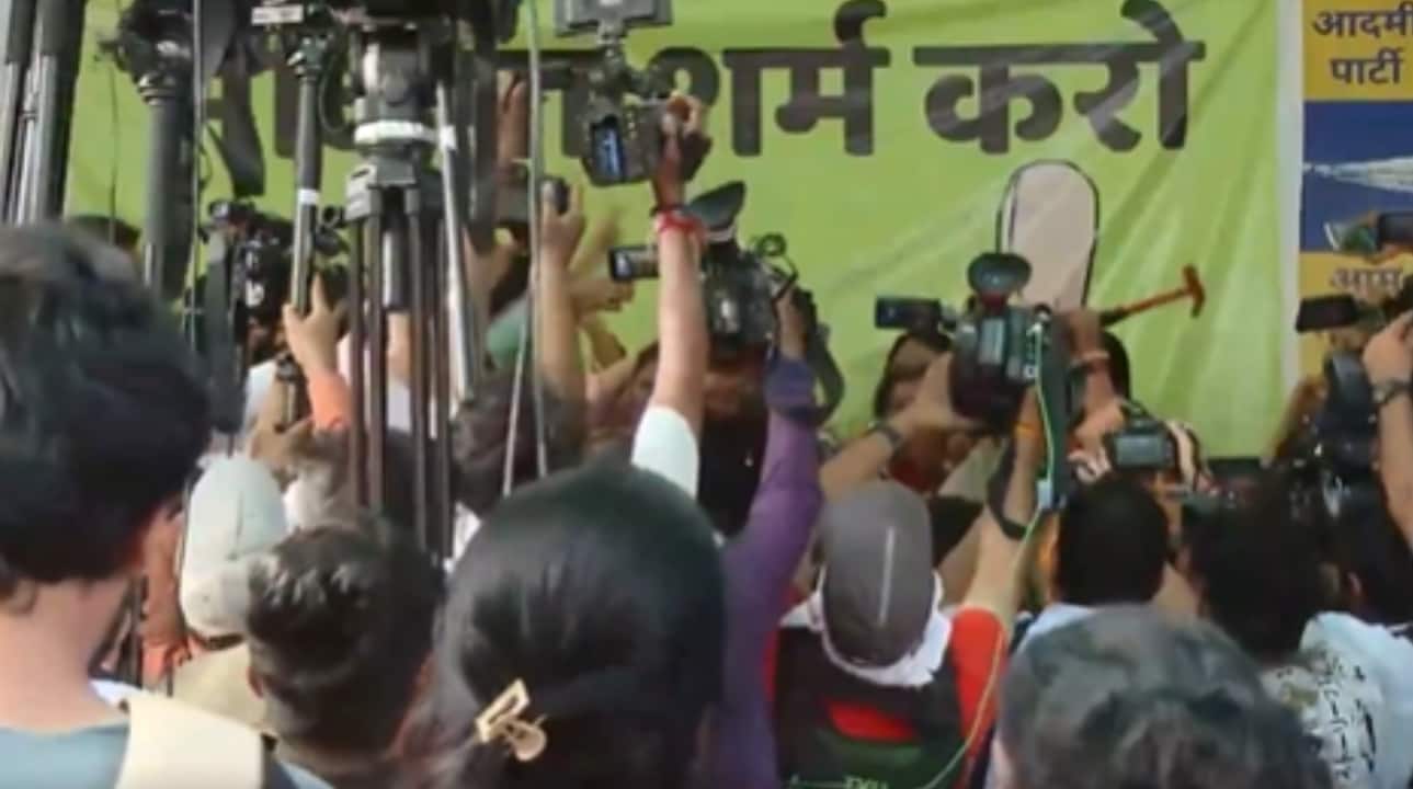 Watch | AAP women workers protest against India vs Pakistan match by breaking TVs