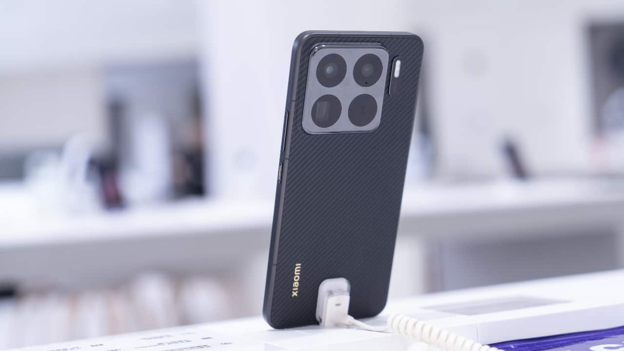 Xiaomi hastens flagship smartphone release to take on iPhone 17