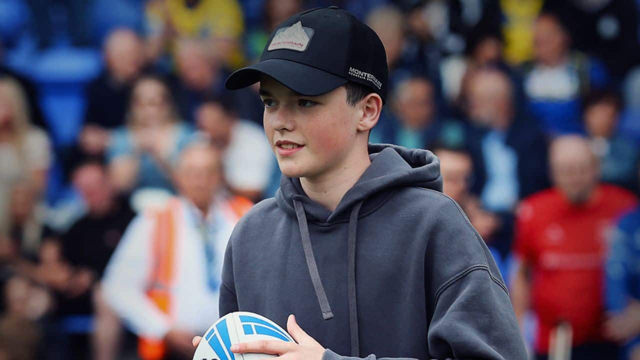 Love for Football Apart from his passion for acting, Owen loves football. His favourite football team is Liverpool (via Liverpool Echo). Love for Football Apart from his passion for acting, Owen loves football. His favourite football team is Liverpool (via Liverpool Echo).