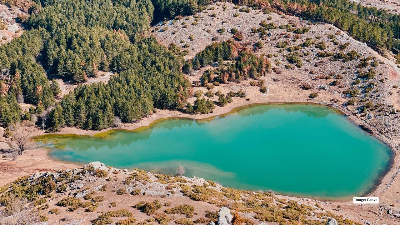 Tucked away in the Balkans, Albania is a treasure waiting to be discovered. With its pristine beaches, medieval towns, dramatic mountains, and warm, welcoming locals, this small country is Europe’s ultimate hidden gem. From cobblestone streets to turquoise waters and snow-capped peaks, Albania promises adventure, culture, and serenity in equal measure. Here’s your guide to the 9 must-visit spots that will make you fall in love with this secret European paradise. (Image: Canva)