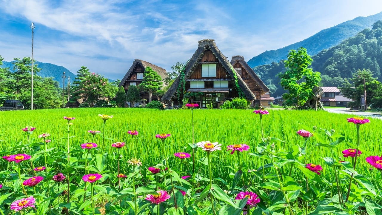 Shirakawa-go, Japan (Image: Canva)