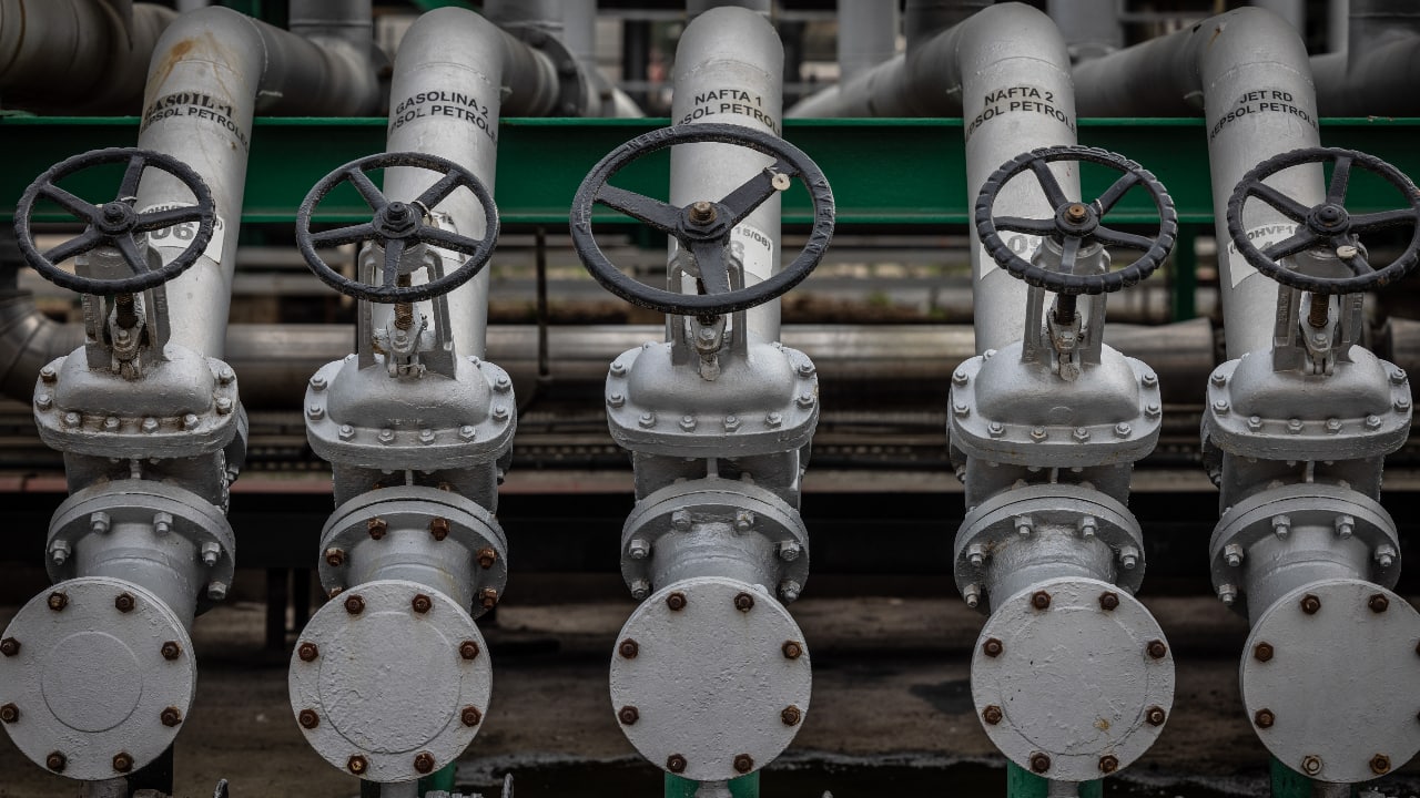 Iraq restarts Kurdish oil exports via Turkey after two-year halt