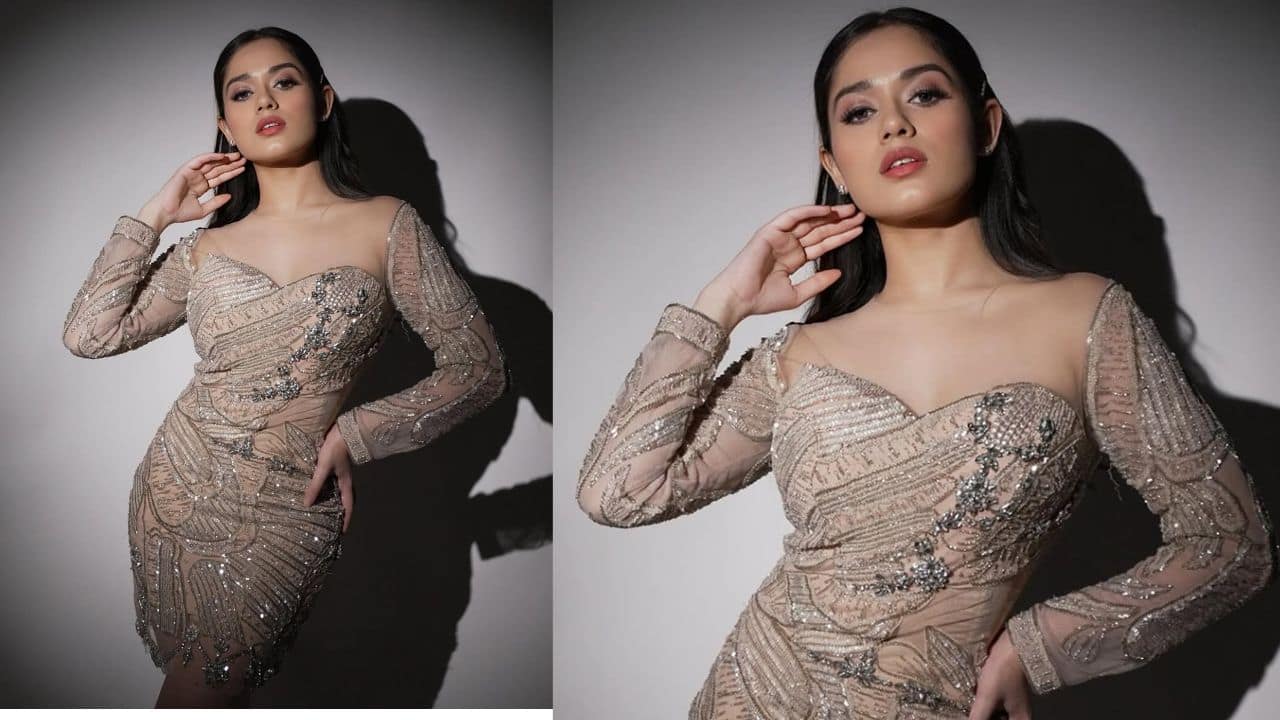 Sequined gown  Jannat looked bold, stunning, and unmissable in the flaming orange sequin gown. With her self-assured posture and that understated glam makeup, she steals the show. She gives quite some fashion goals.