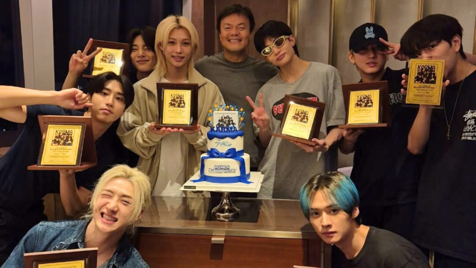 Stray Kids receive gold worth Rs 63.7 lakhs from J.Y. Park for their  historic Billboard 200 achievement