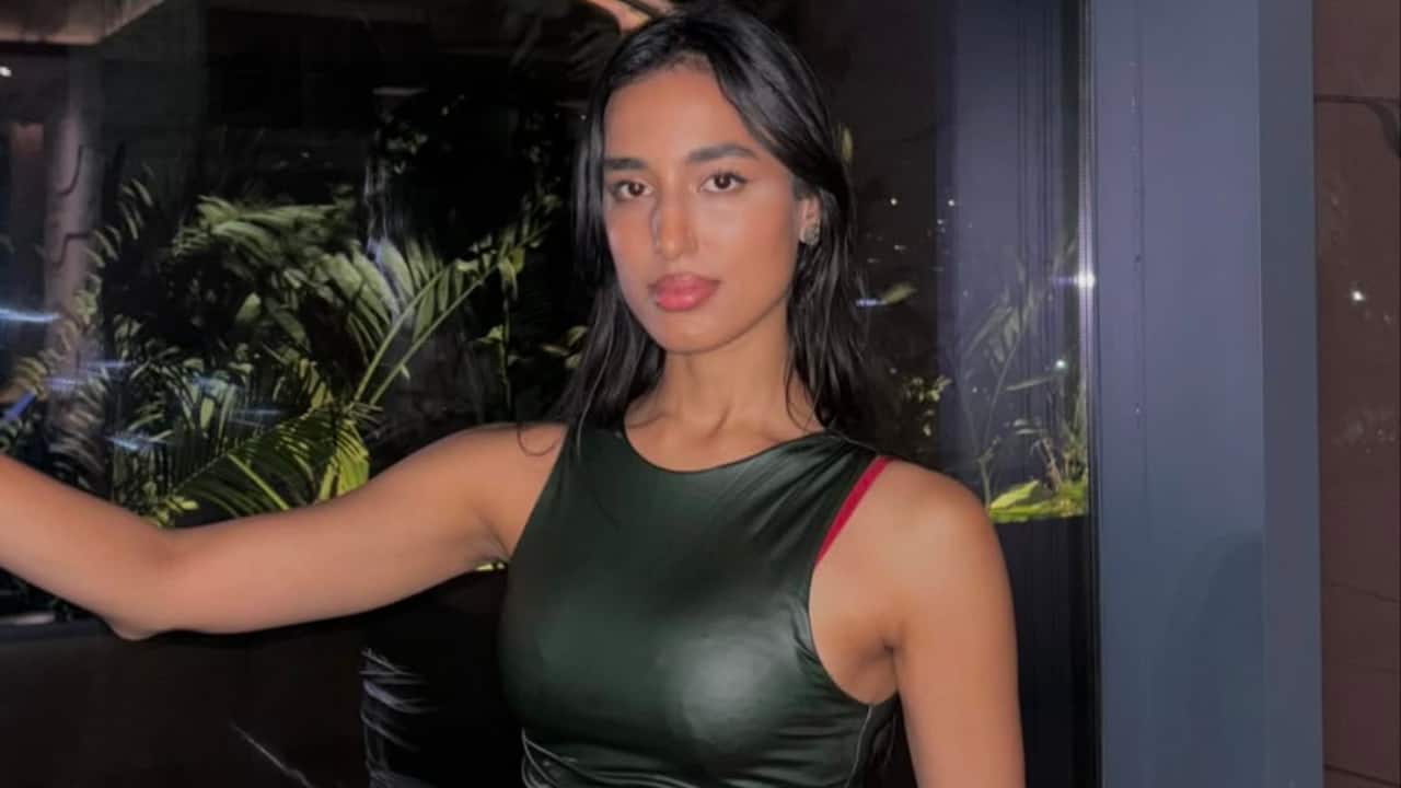 Academic Background Mahieka pursued a degree in economics and finance, but she wants to work in entertainment. She demonstrated her solid academic background by completing her studies at Pandit Deendayal Petroleum University in Gandhinagar, Gujarat, after completing her studies in Community Psychology in Maryland, USA.