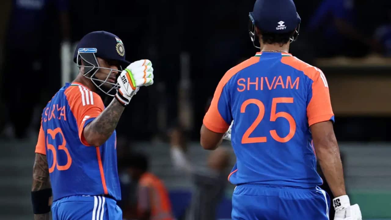 Asia Cup 2025: India vs Pakistan After the Pahalgam terror attack in April, Team India played a match against Pakistan in September. Outraged, the Indian player refused to shake hands with the Pakistani player after the match. (Photo- AFP)