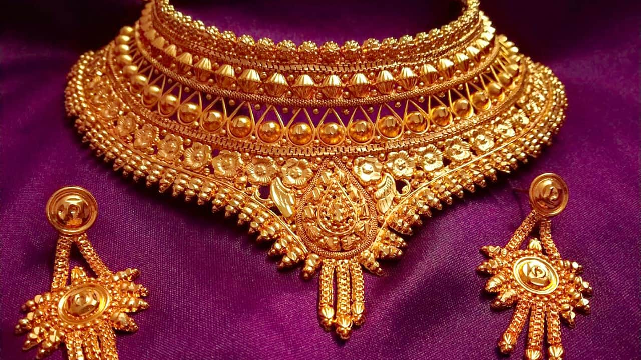 Gold rate today: Yellow metal drops after sharp rally, check latest prices in your city on September 24