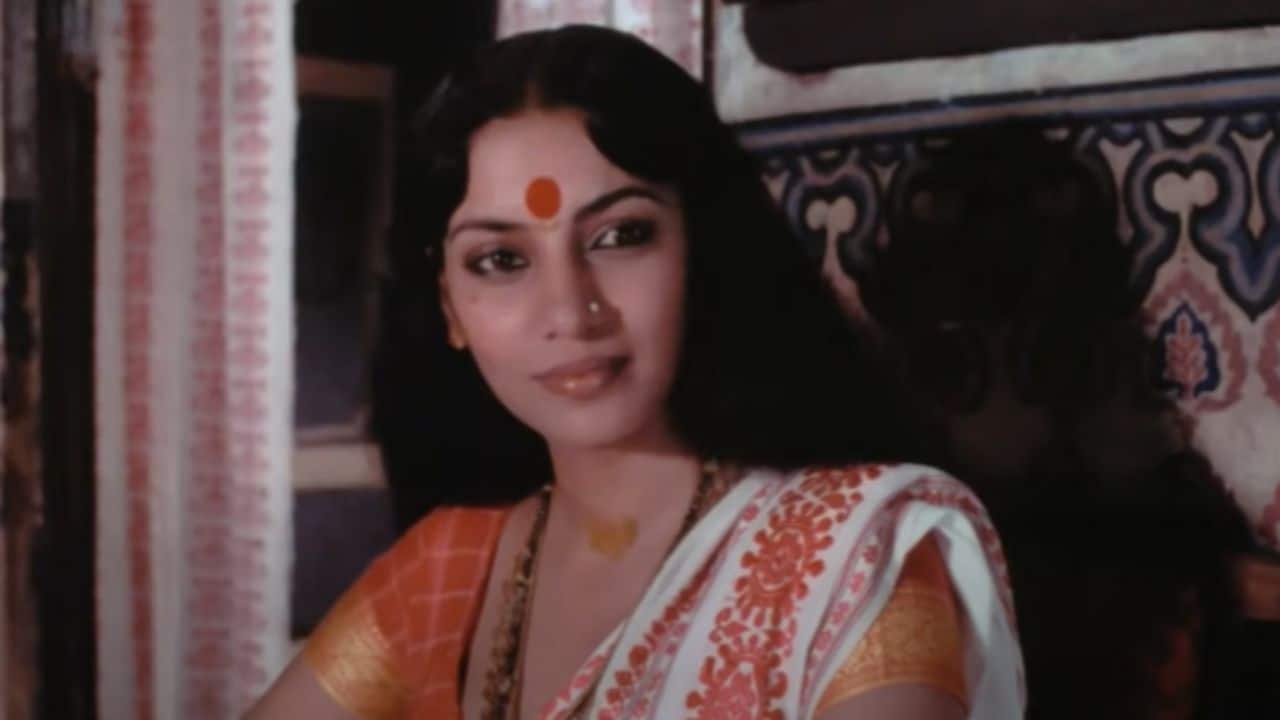 Mandi Mandi, a humorous movie about a brothel in a made-up town, is another masterpiece by Shyam Benegal. Rukmini Bai, the brothel's boss, is portrayed by Shabana Azmi. She received great praise for her portrayal of a strong, and delicate character negotiating the political and social pressures of her society. The movie, which also featured Smita Patil, is still regarded as an important work of parallel cinema.