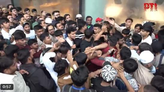 Watch: Scuffle at Mumbai’s BKC store as Apple iPhone 17 hits shelves