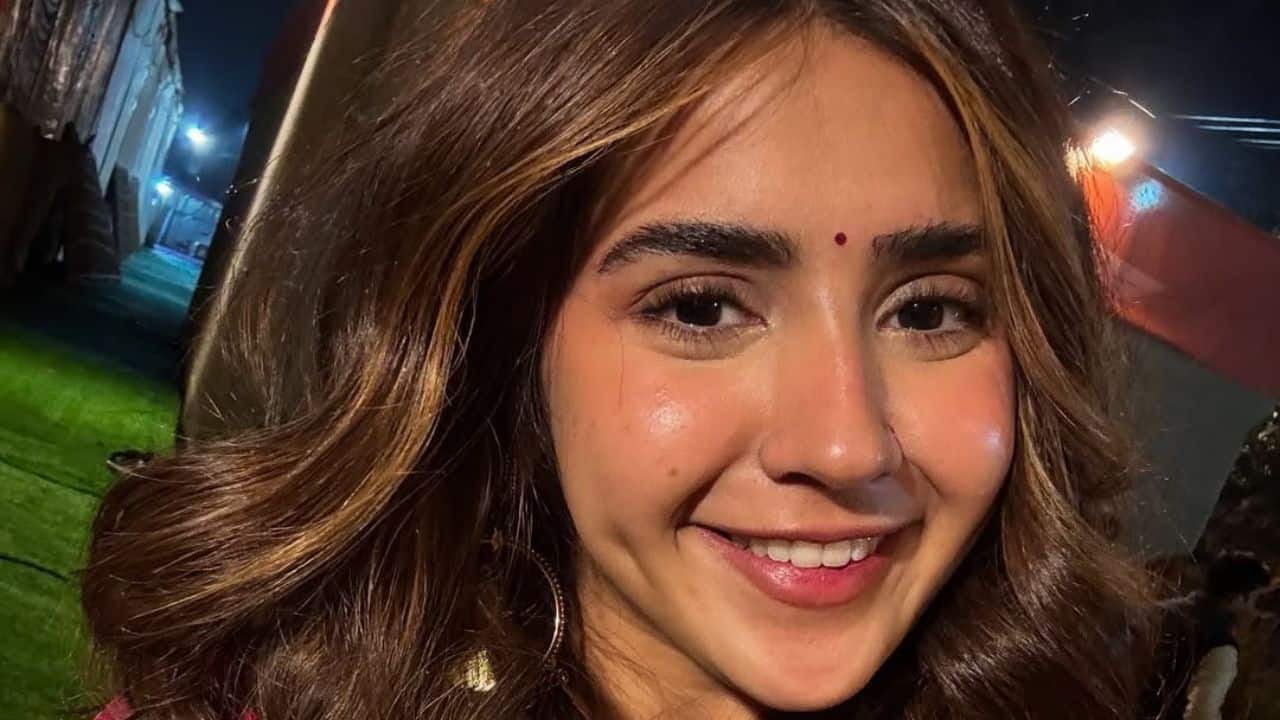 Happy Birthday Roshni Walia: Lesser-known facts about the Son of Sardaar 2 actress