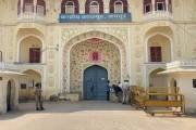 Two prisoners scale wall, escape from Jaipur's high-security jail