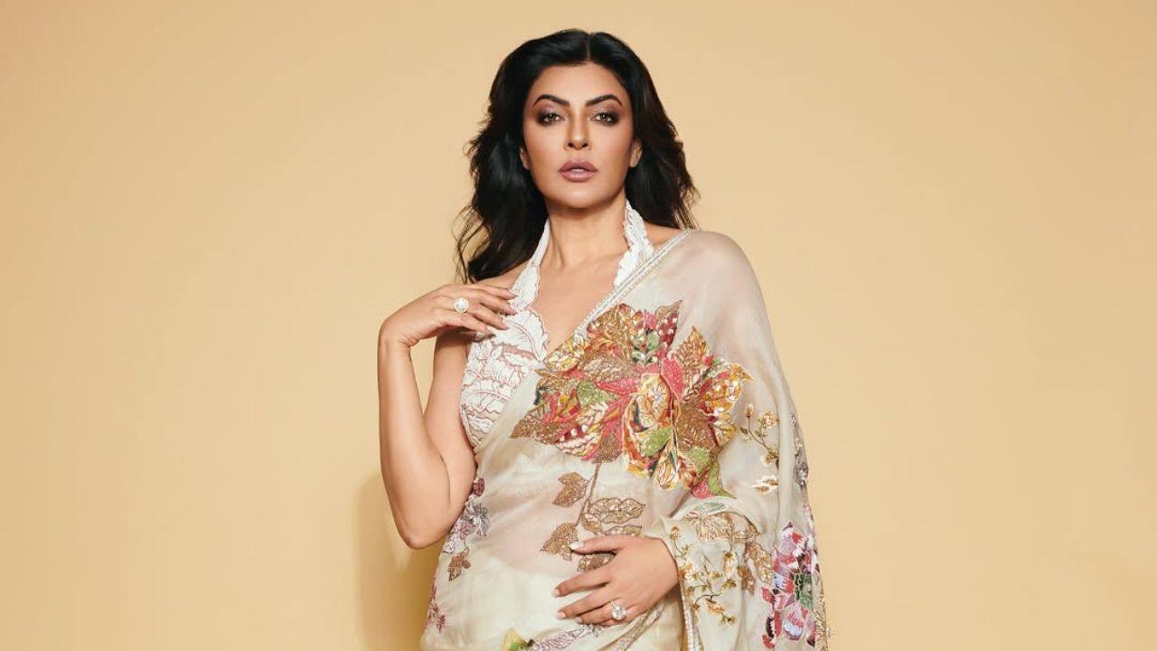 PICS: Sushmita Sen, Karisma Kapoor and more single mothers in Bollywood