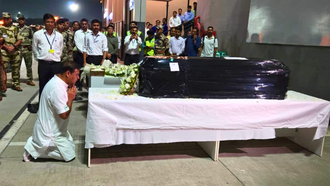 Assam CM Himanta Biswa Sarma receives Zubeen Garg’s mortal remains at Delhi airport, pays tribute with Mayabini song