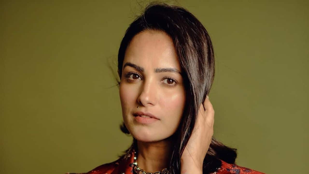 Anita Hassanandani Having established a successful TV career with popular shows like Kavyanjali, Anita appeared in several Bollywood films, but none were able to give her the big break she sought. Her filmography includes Kucch To Hai and a small role in Ragini MMS 2. Anita Hassanandani Having established a successful TV career with popular shows like Kavyanjali, Anita appeared in several Bollywood films, but none were able to give her the big break she sought. Her filmography includes Kucch To Hai and a small role in Ragini MMS 2.