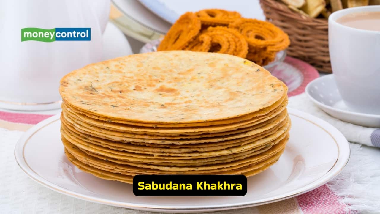 Sabudana Khakhra for Navratri 2025 (Image: Canva)
