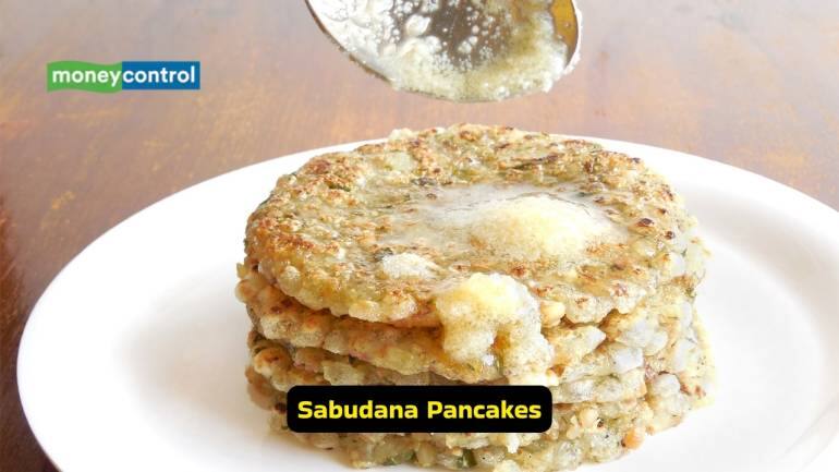 Sabudana Pancakes for Navratri 2025 (Image: Canva)