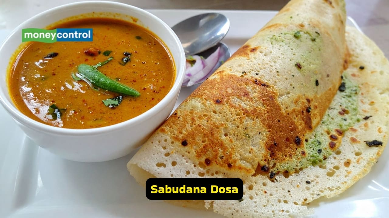 Sabudana Dosa for Navratri 2025 (Image: Canva)