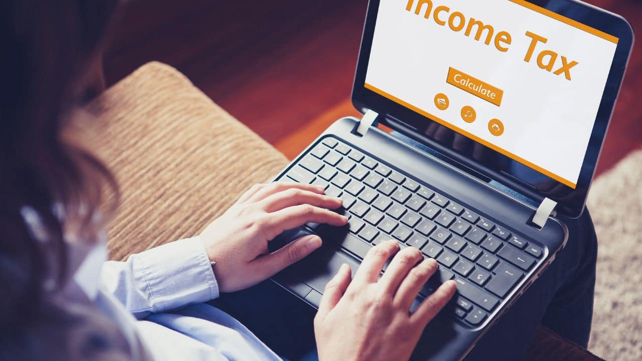 How to calculate capital gain for property sold in FY2025-26? Should you pay 12.5% or 20%?