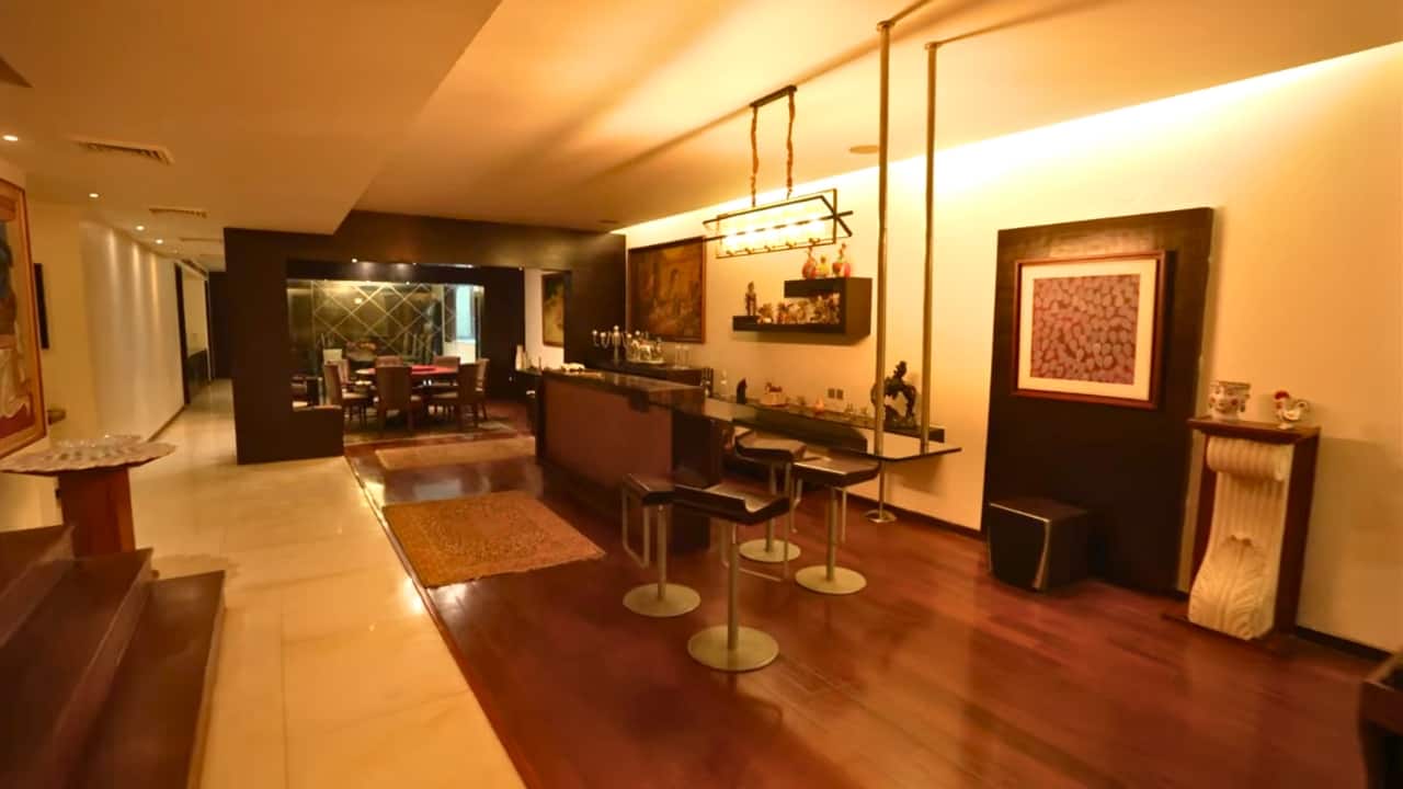 Riddhima Kapoor’s Delhi bungalow looks like a 7-star hotel to Farah Khan (Images: YouTube screenshots)