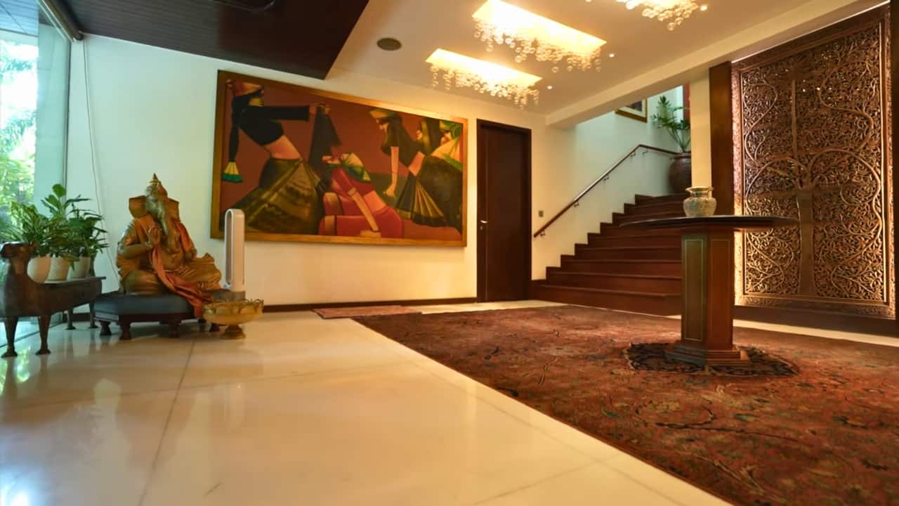 Riddhima Kapoor’s Delhi bungalow looks like a 7-star hotel to Farah Khan (Images: YouTube screenshots)