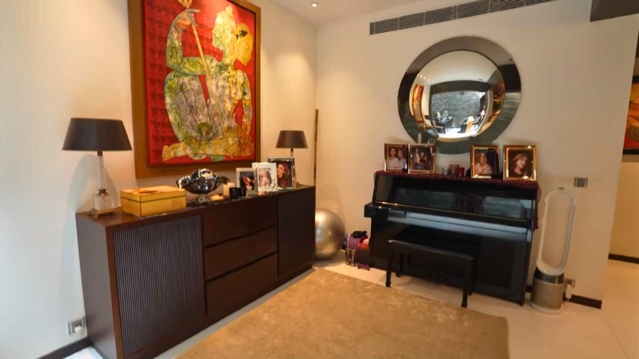 Riddhima Kapoor’s Delhi bungalow looks like a 7-star hotel to Farah Khan (Images: YouTube screenshots)