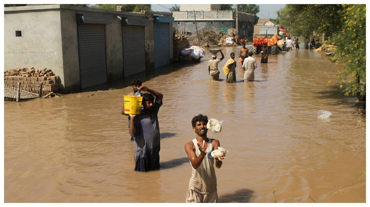 Pakistan floods batter fields, factories and fiscal plans