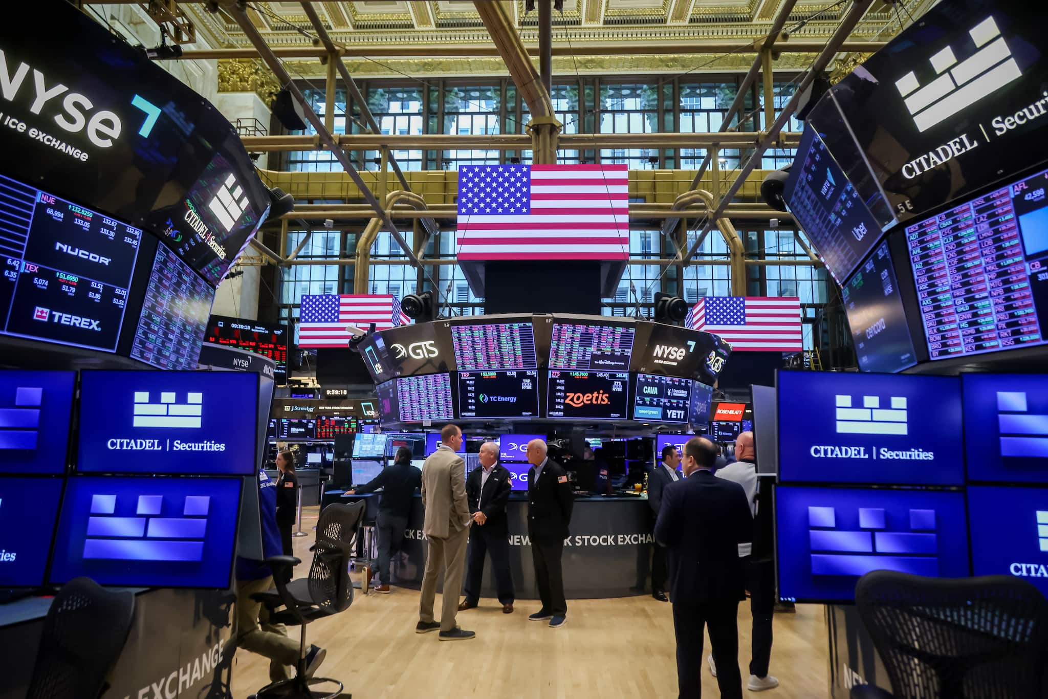 Record rally takes S&P 500 past year-end forecast, Wall Street targets lag YTD return