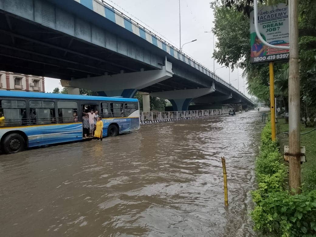 Kolkata rains: Metro, train &amp; flight ops hit – Check roads to avoid due to waterlogging