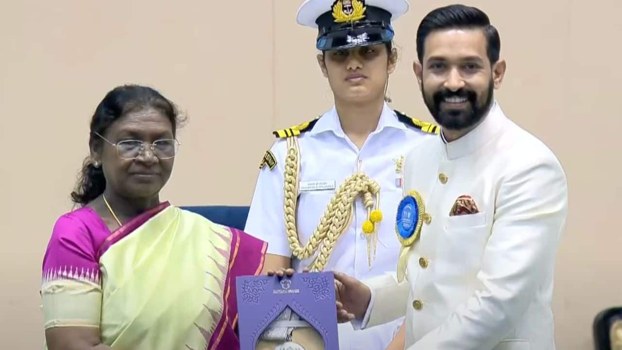  Vikrant Massey was awarded Best Actor in a Leading Role at the 71st National Film Awards for his performance in the 2023 film 12th Fail, directed by Vidhu Vinod Chopra.