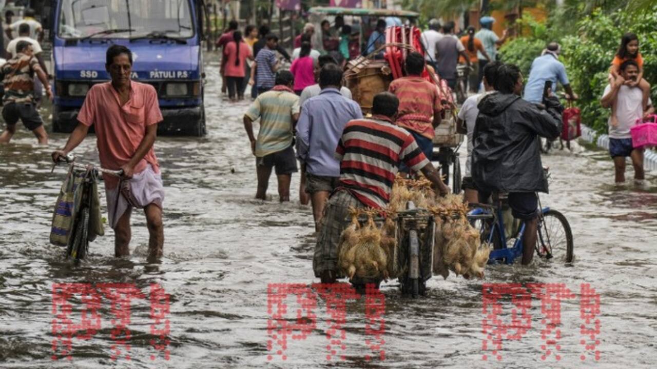 The state govt announced Durga Puja holidays in Madhyamik board schools from Tuesday while ICSE and CBSE schools were requested to stay shut for at least two days to tide over the situation. The CM also asked universities to allow study/work from home. (Photo: X)