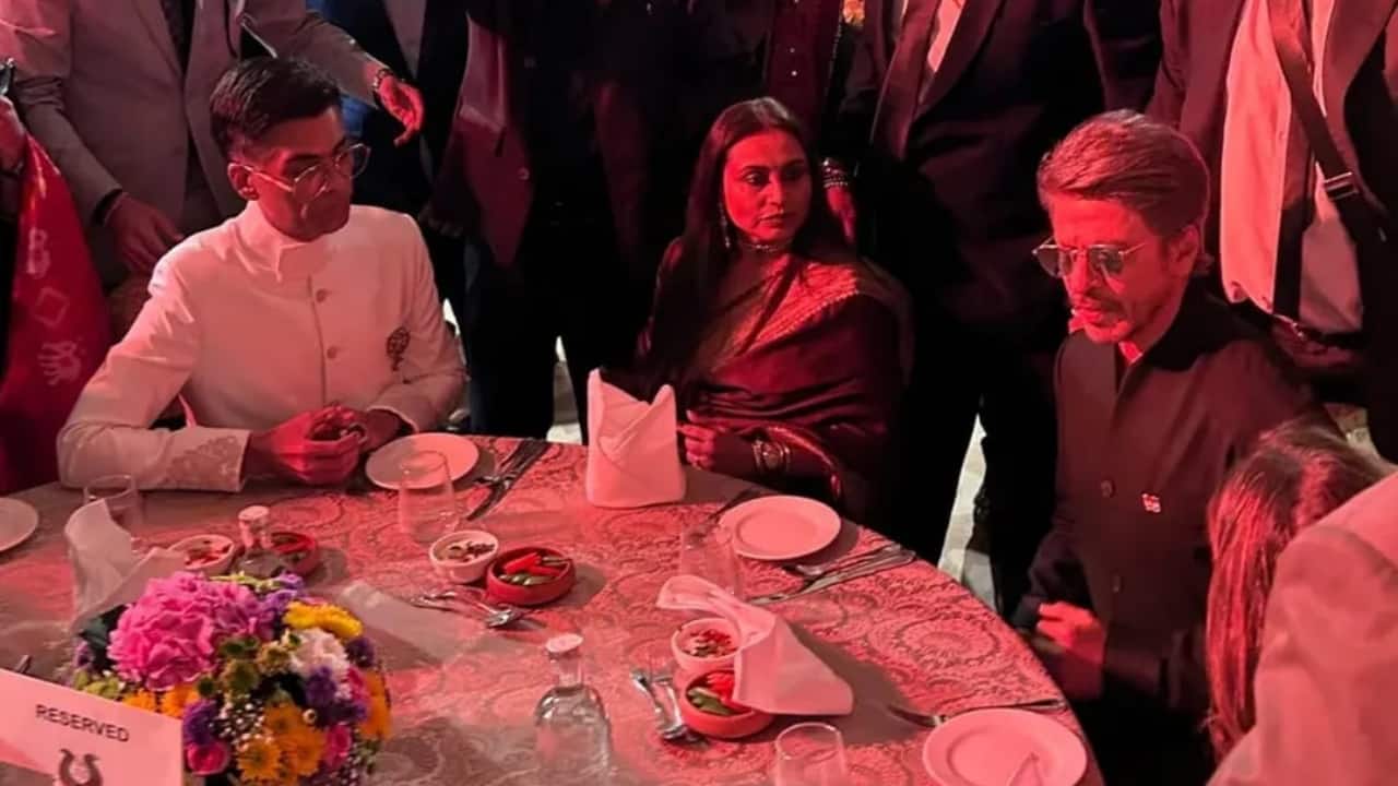 Shah Rukh Khan, Rani Mukerji, Karan Johar celebrate with dinner at Rashtrapati Bhavan after 71st National Awards