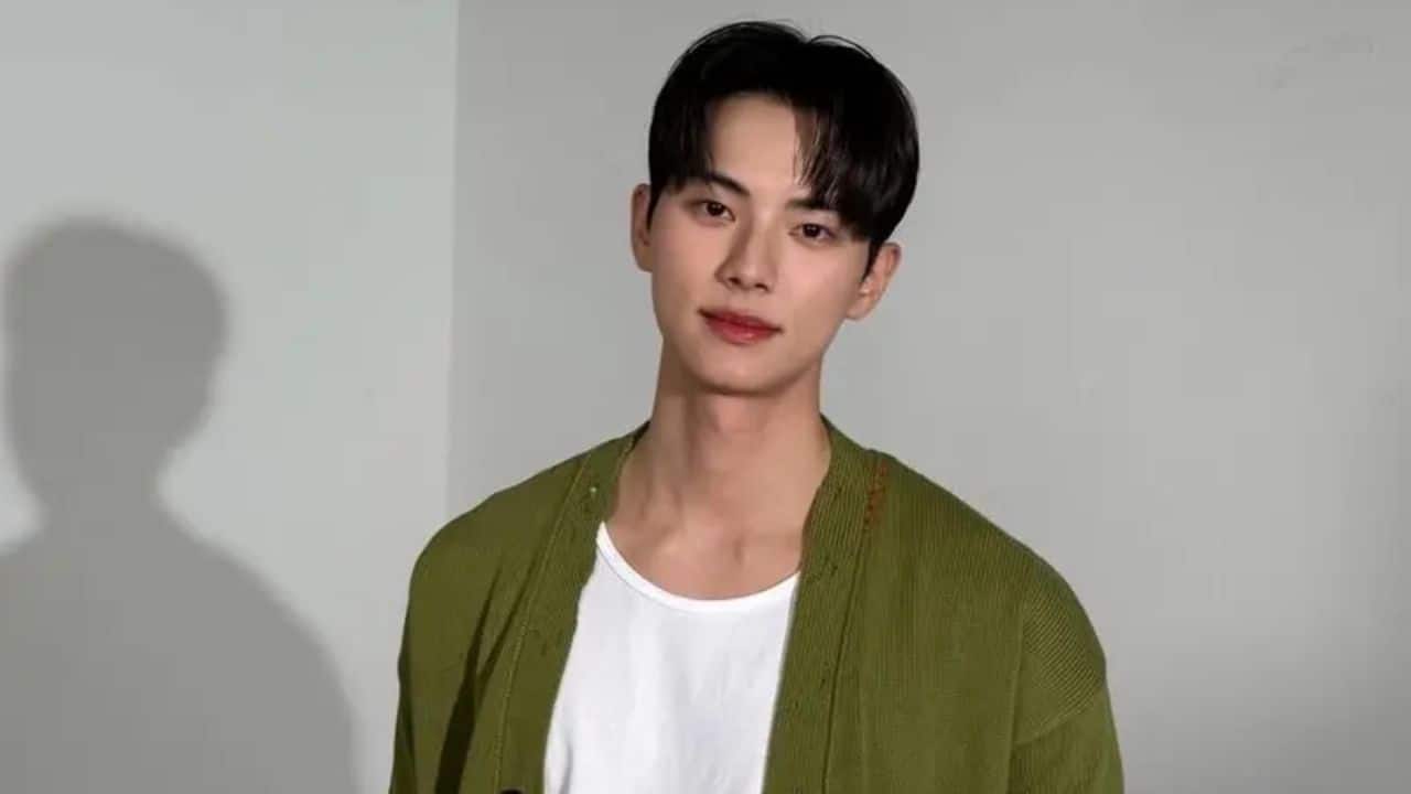 Bon Appétit, Your Majesty actor Lee Chae-min reportedly received 30 scripts due to rising popularity