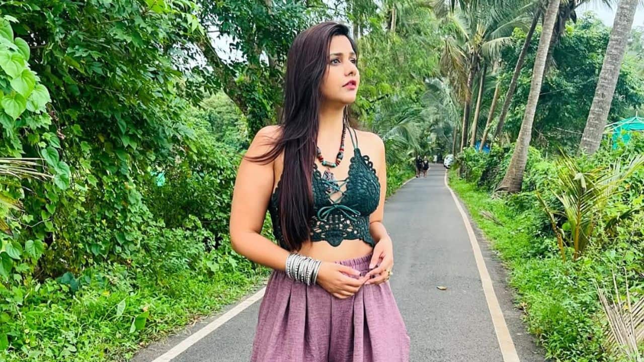 Dalljiet Kaur She was born as Daljeet Kaur. The actress announced in 2018 that she had changed her name to Deepa because her mother thought her original name was complicated. The name Deepa was also her family's nickname for her since she was born around Diwali. She retained her name with a spelling change as Dalljiet. Dalljiet Kaur She was born as Daljeet Kaur. The actress announced in 2018 that she had changed her name to Deepa because her mother thought her original name was complicated. The name Deepa was also her family's nickname for her since she was born around Diwali. She retained her name with a spelling change as Dalljiet.